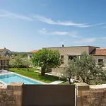 Modern Melon With Outdoor Pool In Porec *