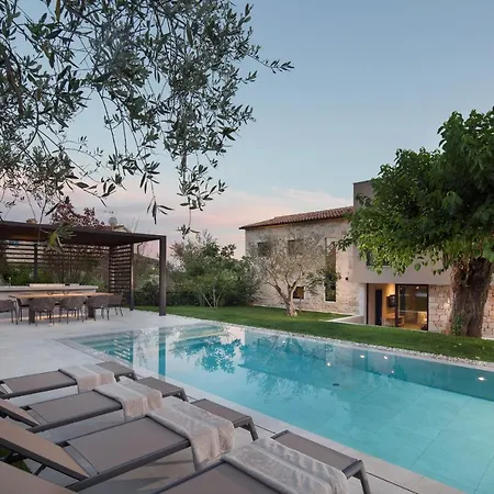 Modern Melon With Outdoor Pool In Porec Kirmenjak