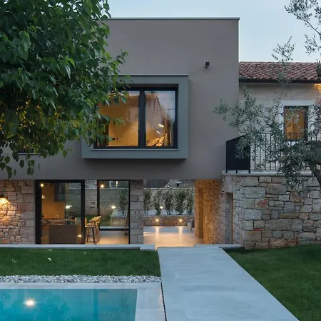 Villa Modern Melon With Outdoor Pool In Porec