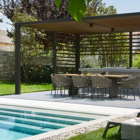 Βίλα Modern Melon With Outdoor Pool In Porec *
