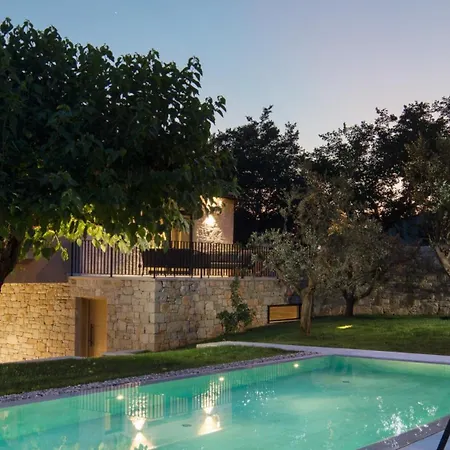 Modern Melon With Outdoor Pool In Porec *