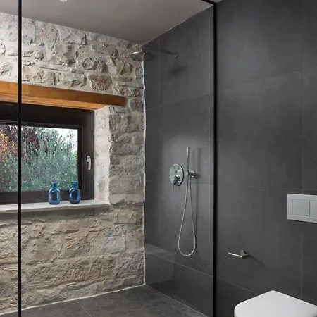 Villa Modern Melon With Outdoor Pool In Porec Kirmenjak