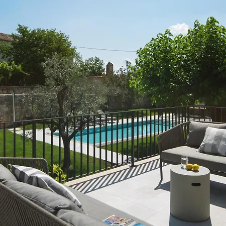 Modern Melon With Outdoor Pool In Porec *