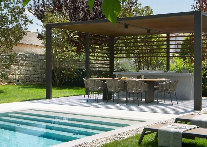 Βίλα Modern Melon With Outdoor Pool In Porec *