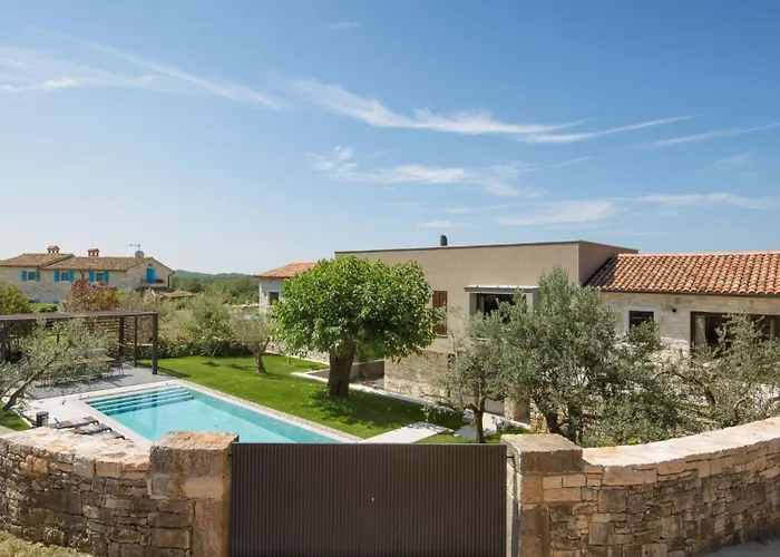 Modern Melon With Outdoor Pool In Porec *